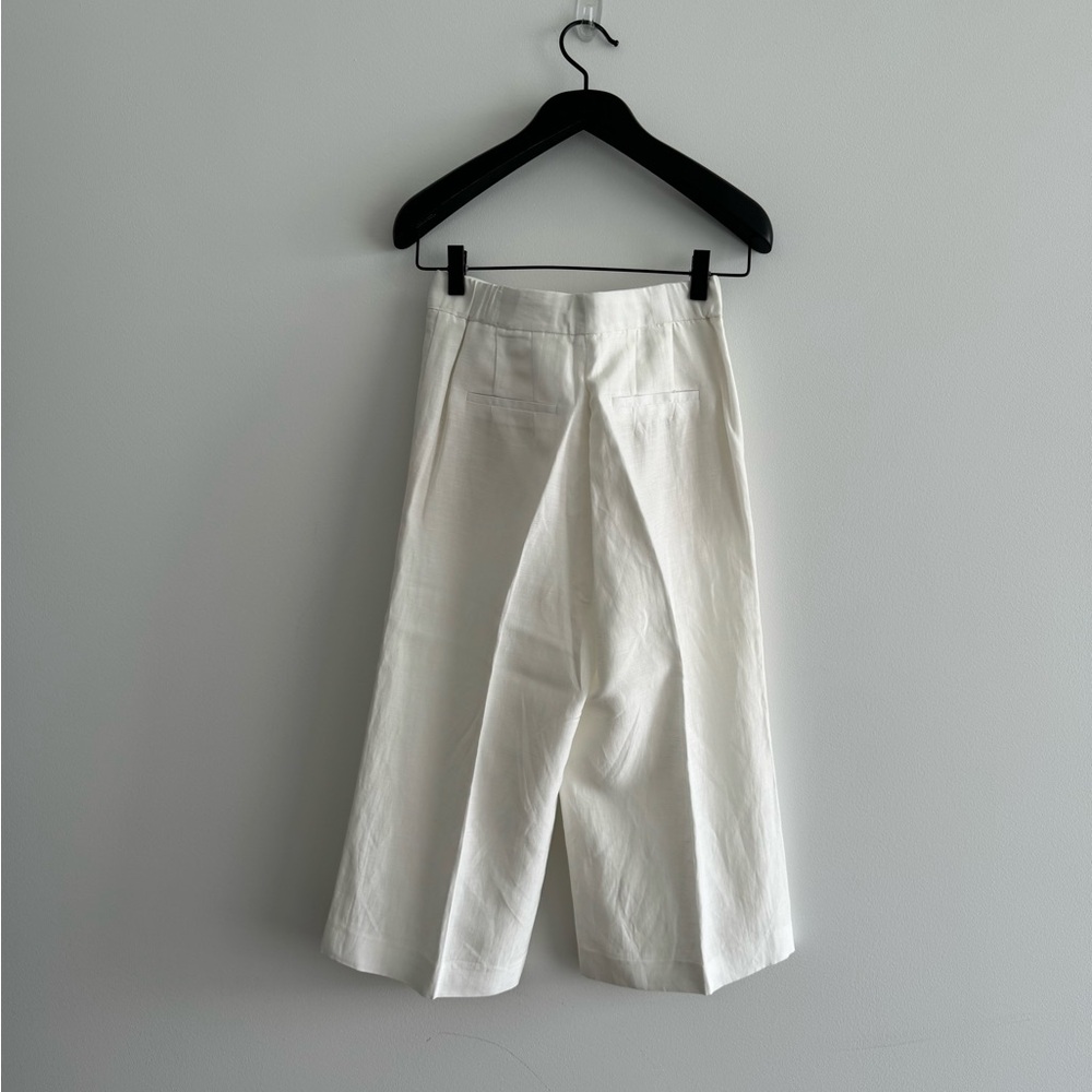 Aritzia - Babaton - Linen Capri - Picture 6 of 9